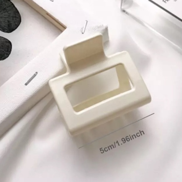 1PC Brand New Solid X-Small Hair Claw - Picture 1 of 6